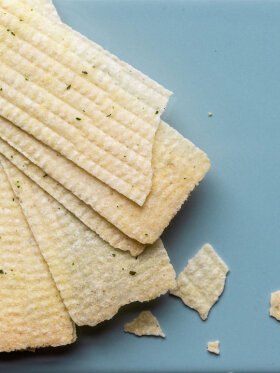 Nicolas Vahe - sour cream & onion, Crispy snack Nicolas Vahe - sour cream & onion, Crispy snack