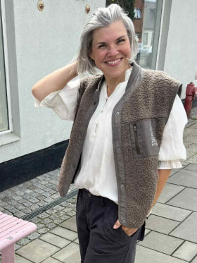 Humble by Sofie - LouHBS, Vest