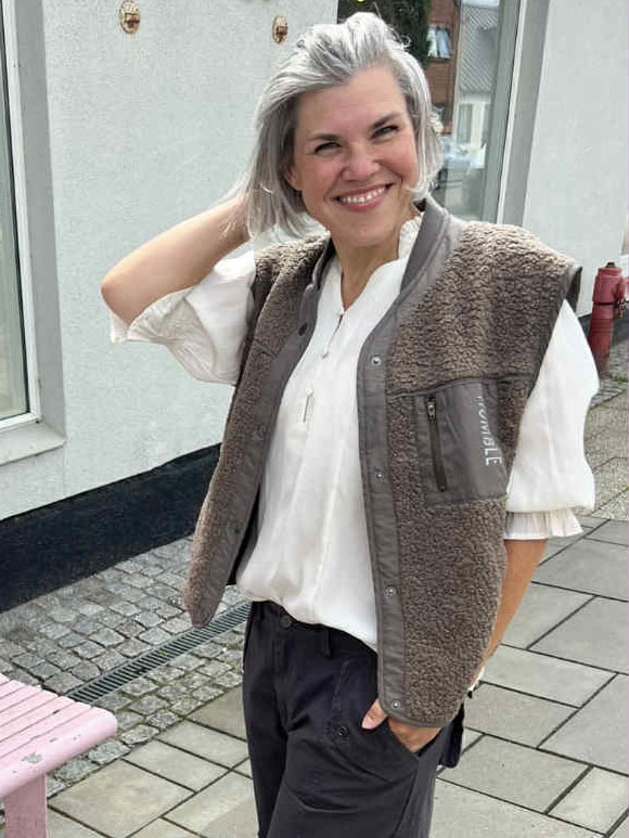 Humble by Sofie - LouHBS, Vest