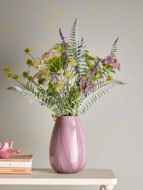 Ennis, Vase
