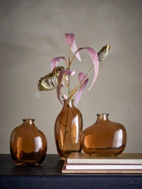 Tilia, Vase