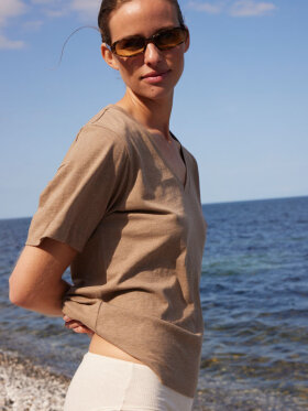 Esmè Studios - ESMelan V-Neck, T-shirt Esmè Studios - ESMelan V-Neck, T-shirt