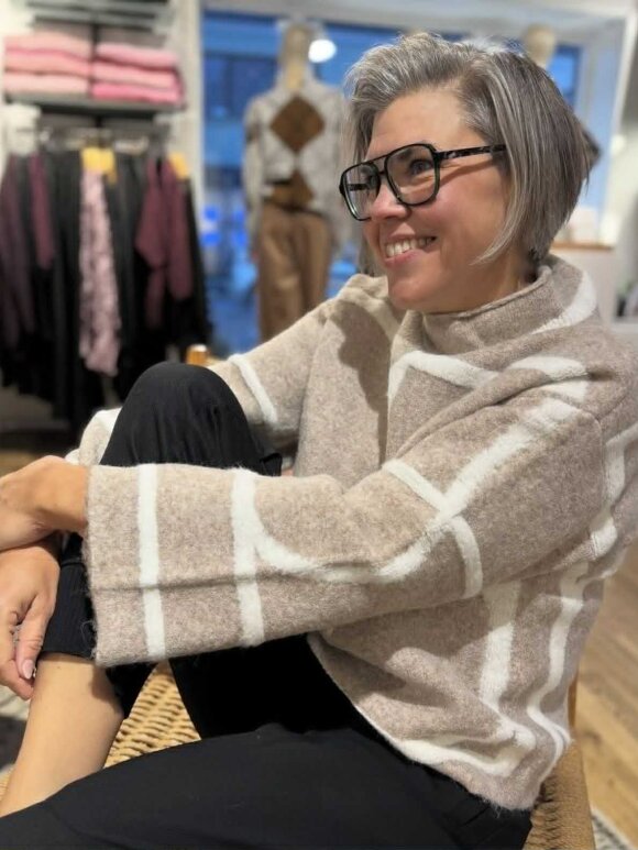 Soaked - SLSorea Mono sand, Strik Soaked - SLSorea Mono sand, Strik