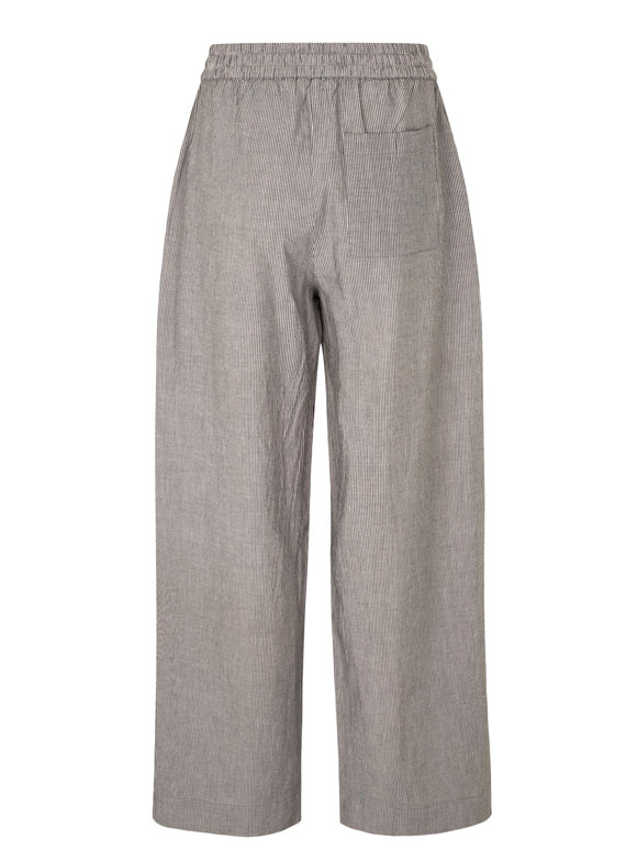 mbym - Clari-M, Bukser