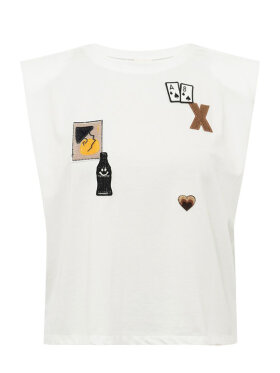 Off white T-shirt med patches fra Gossia – AmaliaGO 