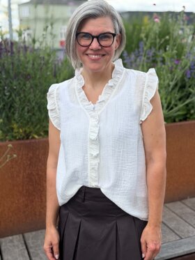 Co'Couture TassyCC Frill Top Hvid med flæsedetaljer | Louise Shop Co'Couture TassyCC Frill Top Hvid med flæsedetaljer | Louise Shop