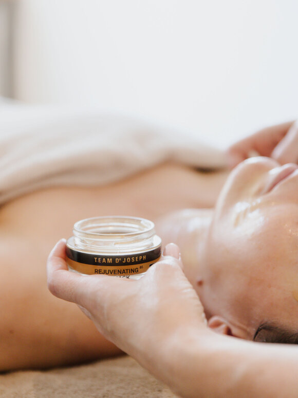 Team Dr Joseph - Rejuvenating Glow Mask