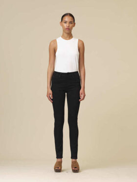 Alexa sort, Jeans