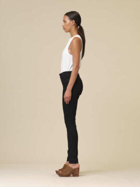 Alexa sort, Jeans