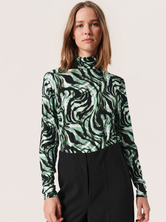 Soaked - SLHanadi, Rollneck